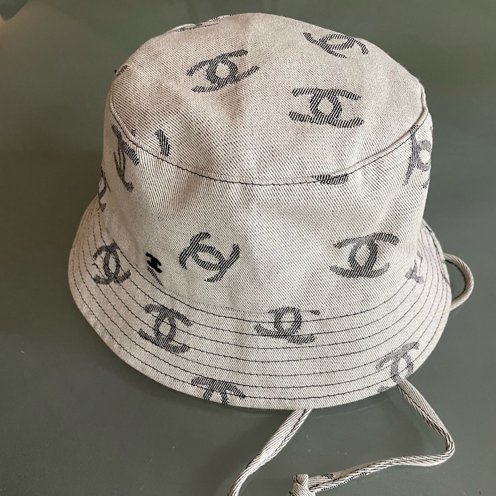Cc logo bucket hat grey black